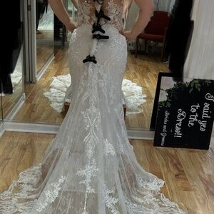 Wedding dress